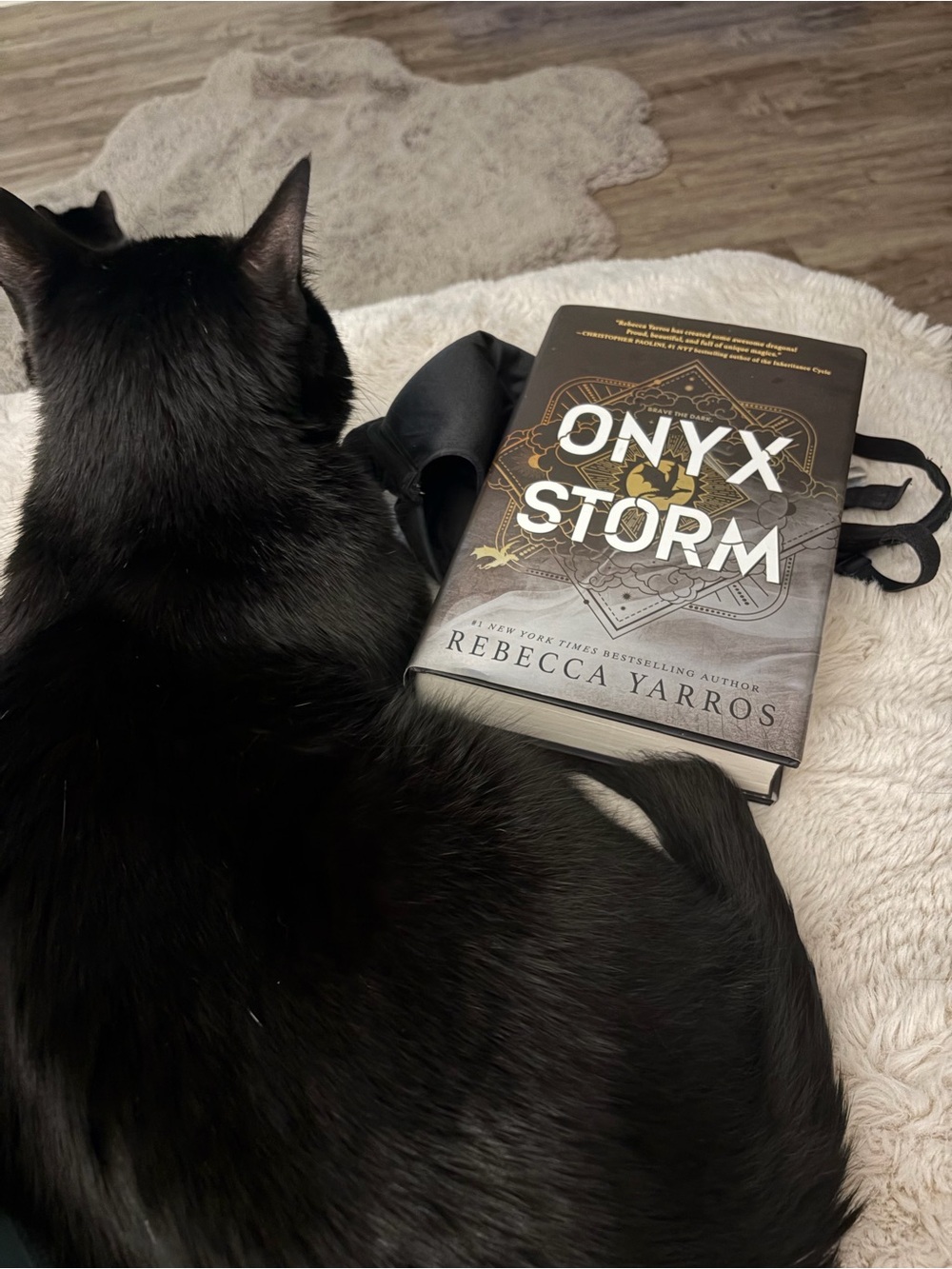 ONYX STORM Hardcover Book by Rebecca Yarros